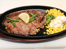 ステーキ肉200g